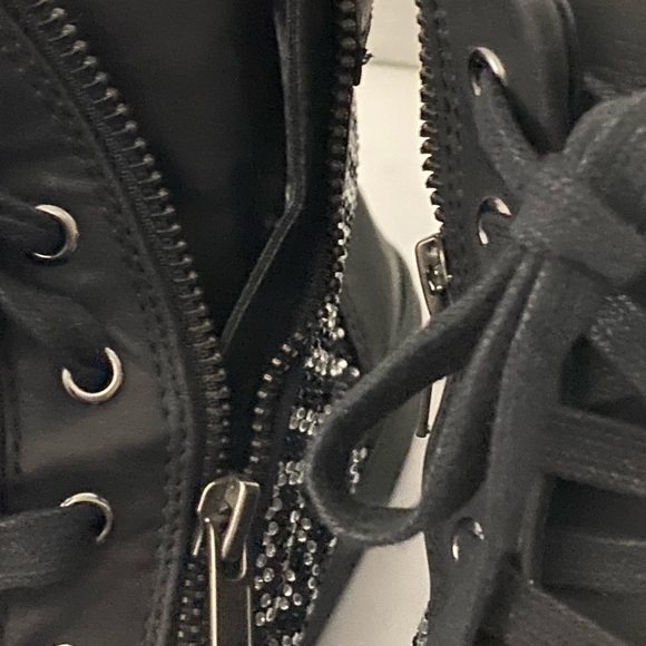 Steve Madden Black Zippered High Tops Size 11 - Picture 8 of 9